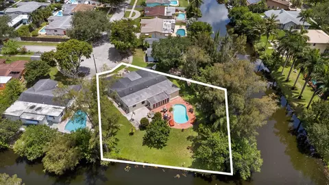 8951 SW 51st Pl, Cooper City, FL 33328