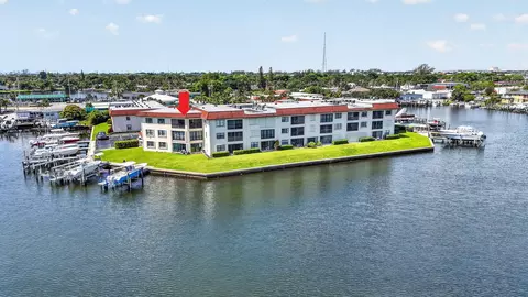 313 Lake Cir #316, North Palm Beach, FL 33408