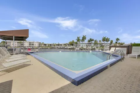 313 Lake Cir #316, North Palm Beach, FL 33408