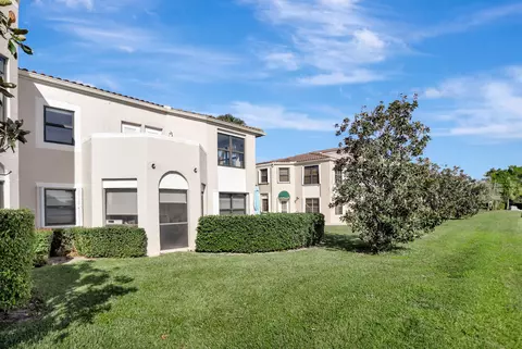 6646 Villa Sonrisa Dr #520, Boca Raton, FL 33433