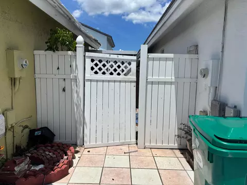 18476 NW 52nd Path, Miami Gardens, FL 33055 photo 4