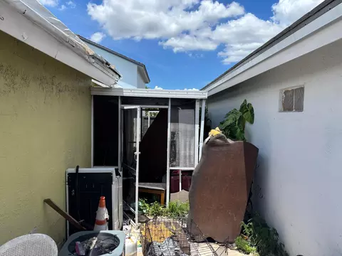 18476 NW 52nd Path, Miami Gardens, FL 33055 photo 5