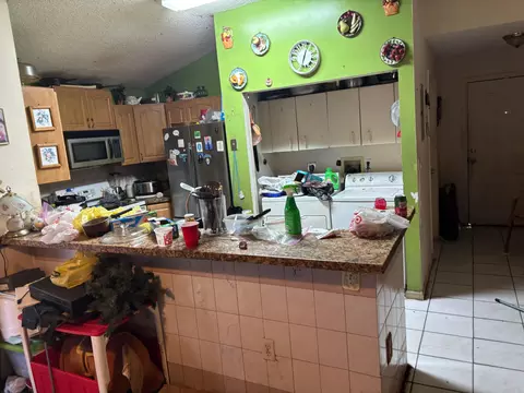 18476 NW 52nd Path, Miami Gardens, FL 33055 photo 2