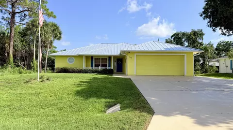 110 Redgrave Dr, Sebastian, FL 32958