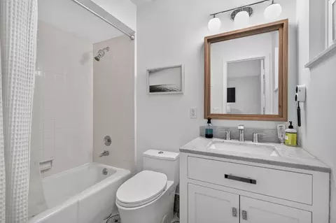 Bath - 1524 Lance Rd, Jupiter, FL 33469 photo 2 of 2
