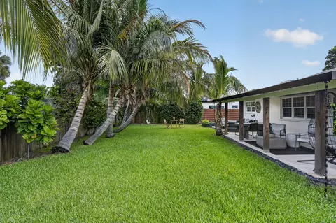 Exterior - 1524 Lance Rd, Jupiter, FL 33469 photo 6 of 11