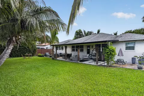Exterior - 1524 Lance Rd, Jupiter, FL 33469 photo 5 of 11