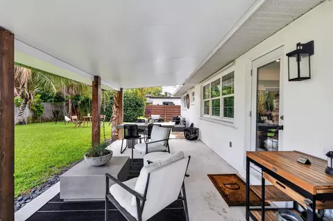 Exterior - 1524 Lance Rd, Jupiter, FL 33469 photo 2 of 11