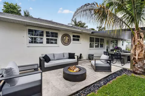 Exterior - 1524 Lance Rd, Jupiter, FL 33469 photo 7 of 11