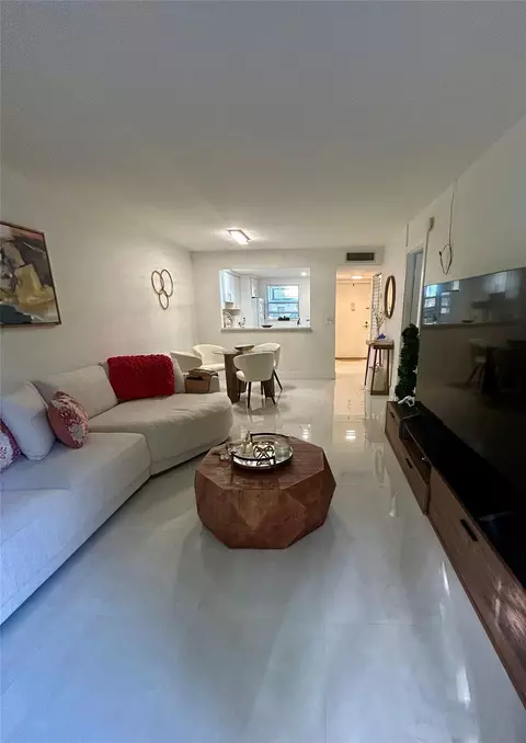 Living - 3060 Holiday Springs Blvd #102, Margate, FL 33063 photo 3 of 4