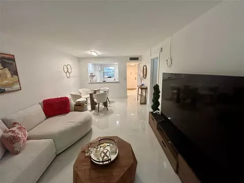 Living - 3060 Holiday Springs Blvd #102, Margate, FL 33063 photo 4 of 4