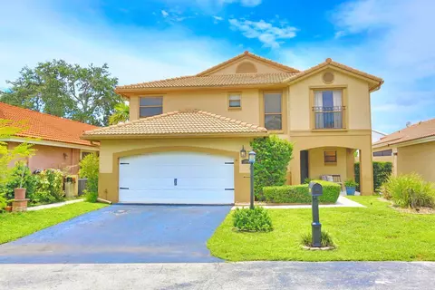 15061 Durham Ln, Davie, FL 33331