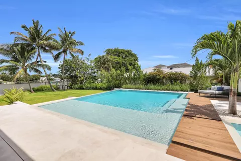 Exterior - 19175 W Riverside Dr, Tequesta, FL 33469 photo 14 of 19