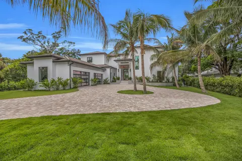 Exterior - 19175 W Riverside Dr, Tequesta, FL 33469 photo 2 of 19