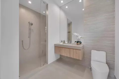 Bath - 19175 W Riverside Dr, Tequesta, FL 33469 photo 9 of 11