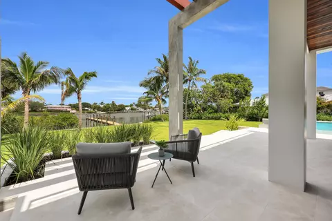 Exterior - 19175 W Riverside Dr, Tequesta, FL 33469 photo 8 of 19