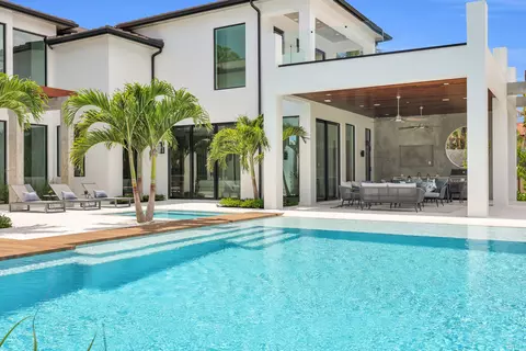 Exterior - 19175 W Riverside Dr, Tequesta, FL 33469 photo 12 of 19