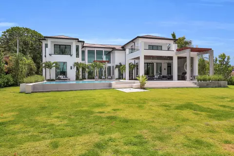 Exterior - 19175 W Riverside Dr, Tequesta, FL 33469 photo 5 of 19