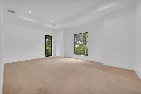 Bedroom - 19175 W Riverside Dr, Tequesta, FL 33469 photo 2 of 11