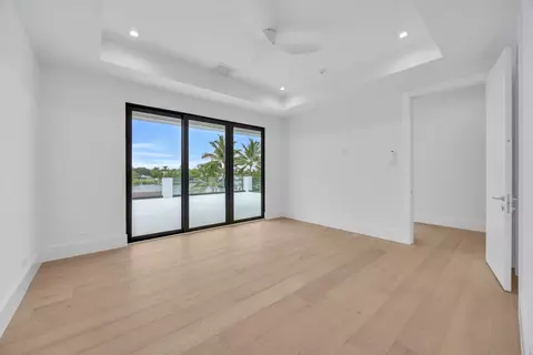 Bedroom - 19175 W Riverside Dr, Tequesta, FL 33469 photo 7 of 11