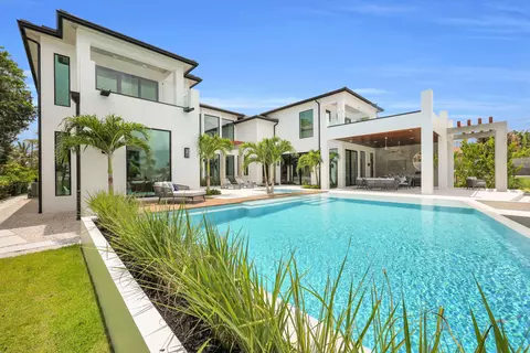 Exterior - 19175 W Riverside Dr, Tequesta, FL 33469 photo 16 of 19