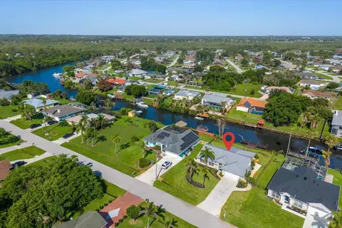 160 NE Twylite Ter, Port Saint Lucie, FL 34983