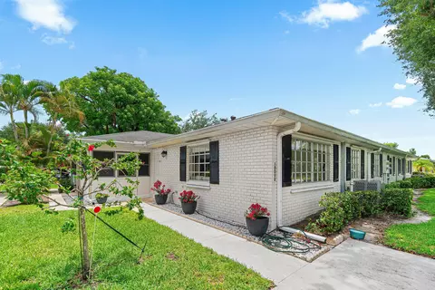 10098 S 40th Dr S, Boynton Beach, FL 33436