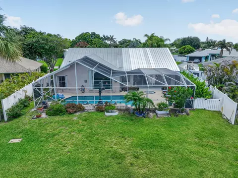 1921 NE Acapulco Dr, Jensen Beach, FL 34957