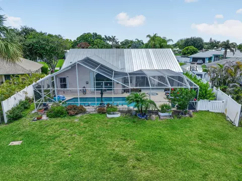 1921 NE Acapulco Dr, Jensen Beach, FL 34957
