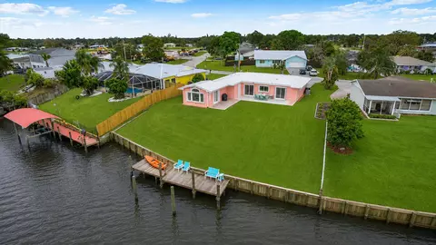 611 SE Harborview Dr, Port Saint Lucie, FL 34983