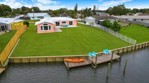 611 SE Harborview Dr, Port Saint Lucie, FL 34983