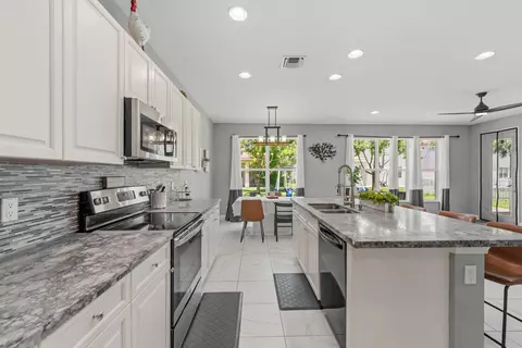 1327 NW Leonardo Cir, Port Saint Lucie, FL 34986