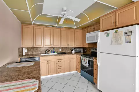 Kitchen - 4053 Wolverton C, Boca Raton, FL 33434 photo 1 of 3