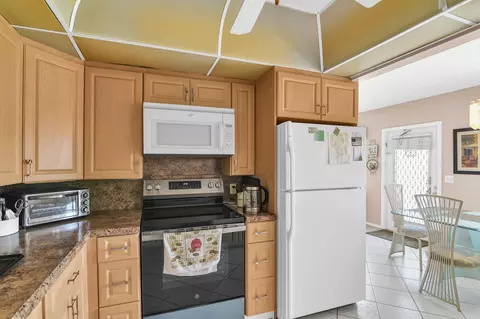 Kitchen - 4053 Wolverton C, Boca Raton, FL 33434 photo 2 of 3