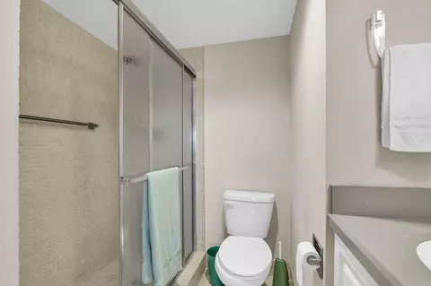 Bath - 4053 Wolverton C, Boca Raton, FL 33434 photo 6 of 7