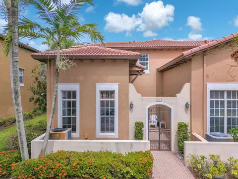 516 SW 147th Ter, Pembroke Pines, FL 33027