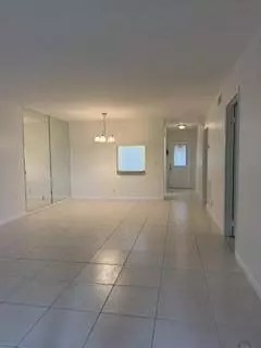 542 Franconia Cir, Lake Worth, FL 33467
