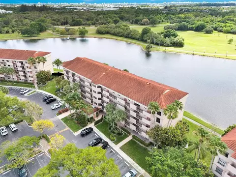 2767 Carambola Cir S #401, Coconut Creek, FL 33066