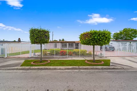 6160 W 14th Ave, Hialeah, FL 33012