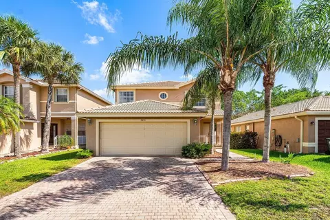 5453 Queenship Ct, Greenacres, FL 33463