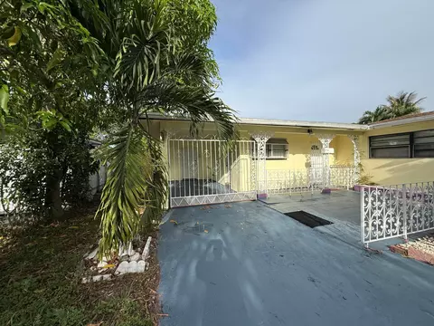 124 NW 45th Ave, Plantation, FL 33317