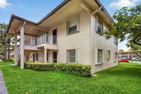 5561 Lakeside Dr #107, Margate, FL 33063
