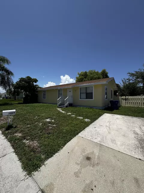 1464 W 32nd St, Riviera Beach, FL 33404