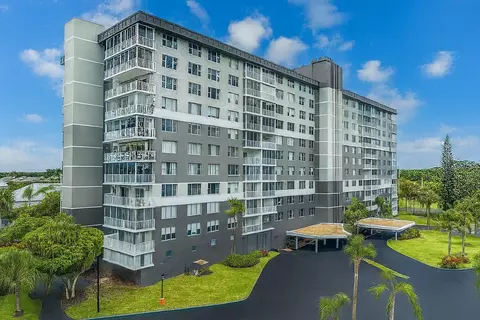 3850 Washington St #215, Hollywood, FL 33021
