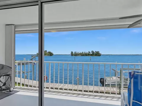 6005 River Run Dr, Sebastian, FL 32958