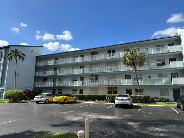 7680 NW 18th St #406, Margate, FL 33063