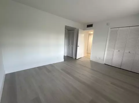 Bedroom - 625 Oaks Dr #305, Pompano Beach, FL 33069 photo 1 of 2