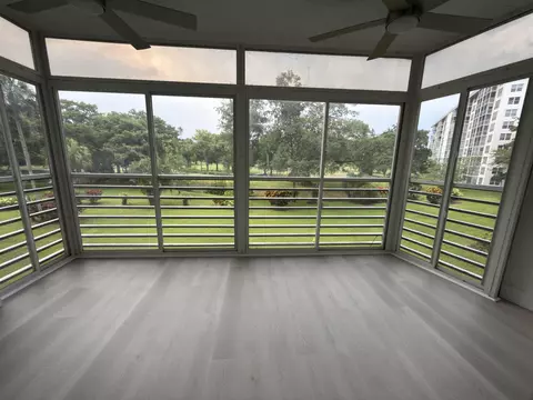Exterior - 625 Oaks Dr #305, Pompano Beach, FL 33069 photo 1 of 11