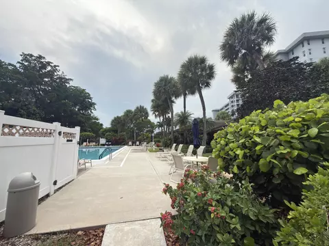 Exterior - 625 Oaks Dr #305, Pompano Beach, FL 33069 photo 11 of 11