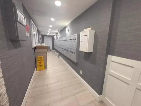 Entry Way - 625 Oaks Dr #305, Pompano Beach, FL 33069 photo 6 of 6